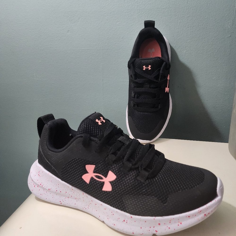 WOMENS NWOB Under Armour Essential Black / White/ Pink Sands 7.5 ATHLETIC SHOES